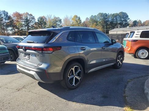 New 2025 Volkswagen Tiguan SE image 4