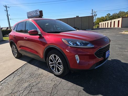 Used 2022 Ford Escape SEL image 1
