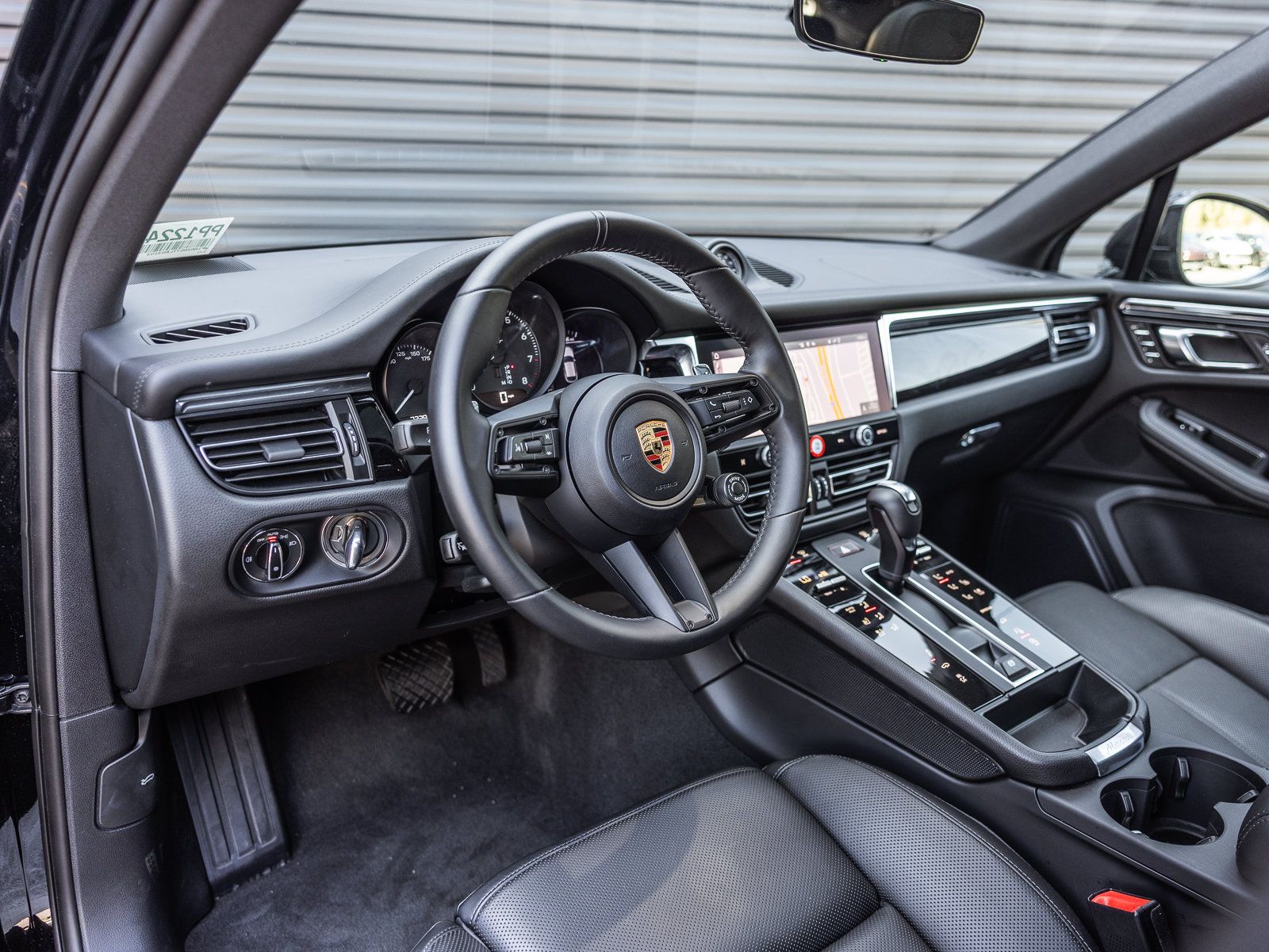 Certified 2026 Porsche Macan Turbo AWD/4WD image 4