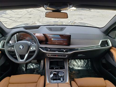 New 2026 BMW X5 xDrive50e w/ Climate Comfort Package image 13