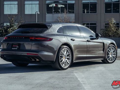 Used 2018 Porsche Panamera 4S image 51