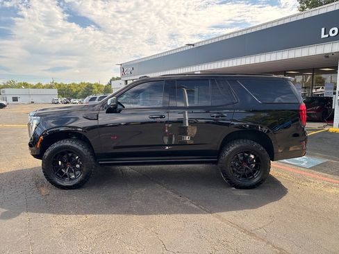 Used 2025 GMC Yukon AT4 w/ AT4 Premium Package image 12