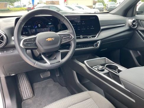 Certified 2026 Chevrolet Equinox LT FWD image 12