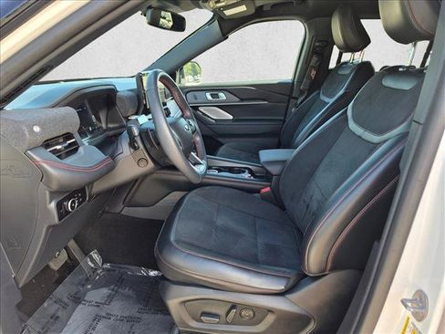 Used 2025 Ford Explorer ST AWD/4WD image 17