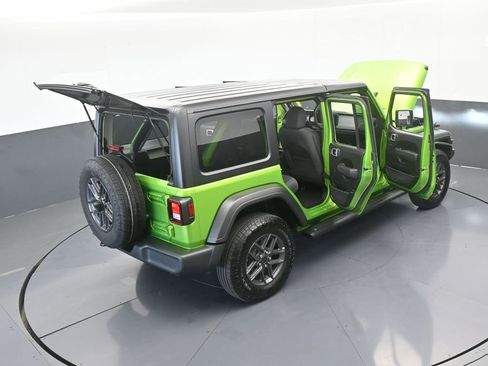 Used 2025 Jeep Wrangler Sport S image 74