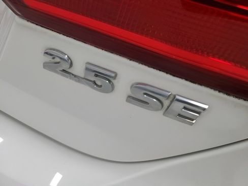 Used 2012 Volkswagen Jetta SE FWD image 8
