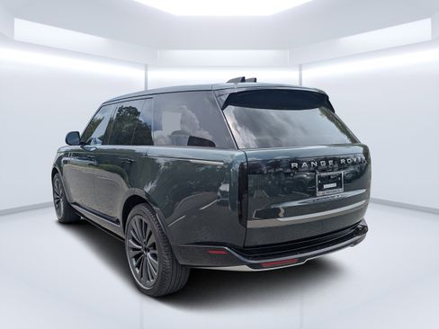 Used 2025 Land Rover Range Rover SE AWD/4WD image 5