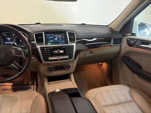 Used 2015 Mercedes-Benz GL 450 4MATIC image 34