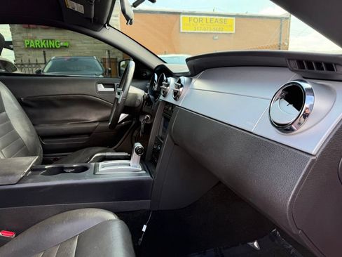 Used 2006 Ford Mustang GT RWD image 21