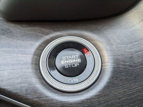 Used 2024 Jeep Grand Cherokee Limited image 56