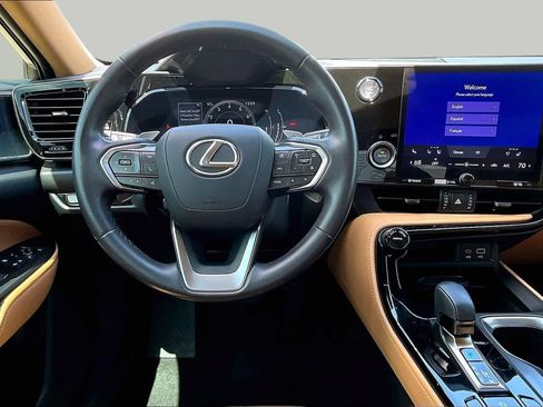 Certified 2025 Lexus NX 250 FWD w/ Accessory Package (2T) image 6