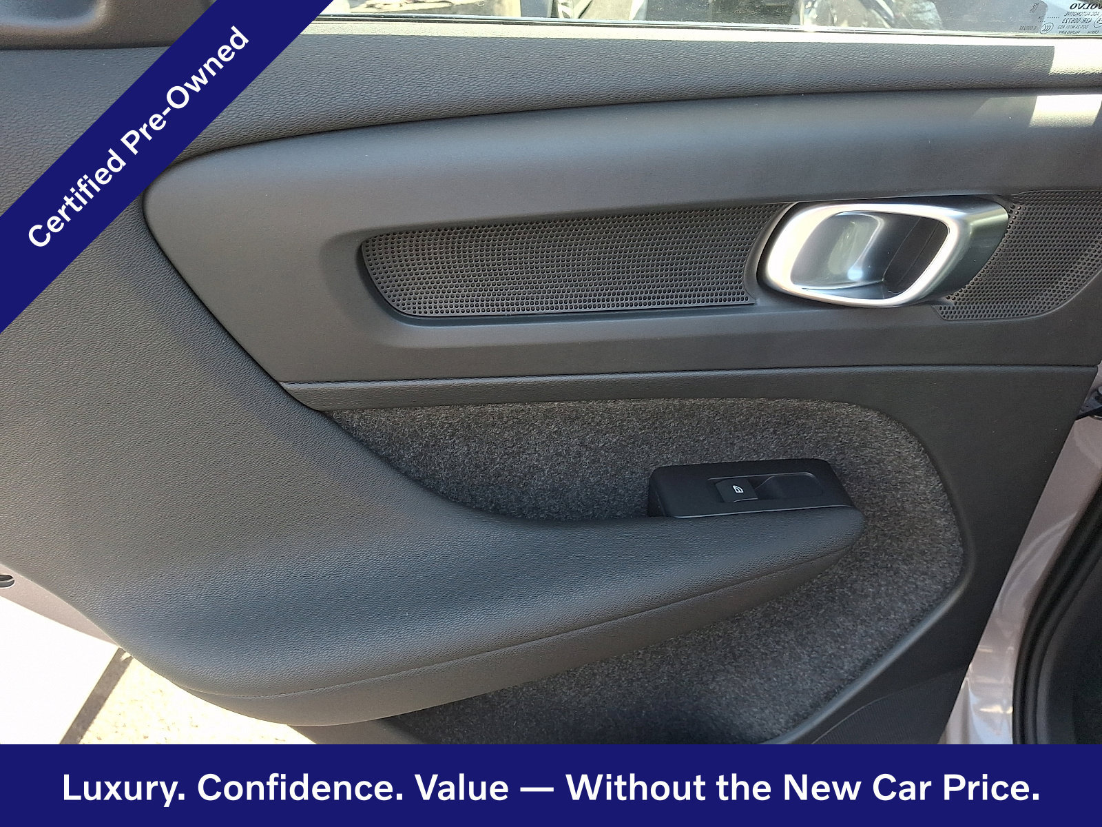 Certified 2026 Volvo XC40 B5 Plus w/ Climate Package AWD/4WD image 7