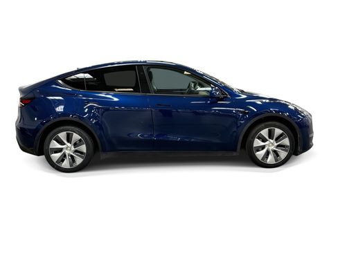 Certified 2023 Tesla Model Y Long Range AWD/4WD image 7