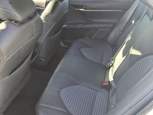 Used 2024 Toyota Camry SE image 11
