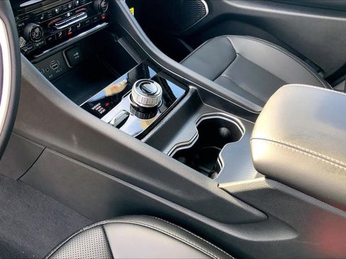 New 2025 Jeep Grand Cherokee Limited w/ Luxury Tech Group II image 8