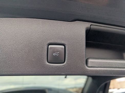 Used 2022 Ford Escape SEL w/ Technology Package image 10