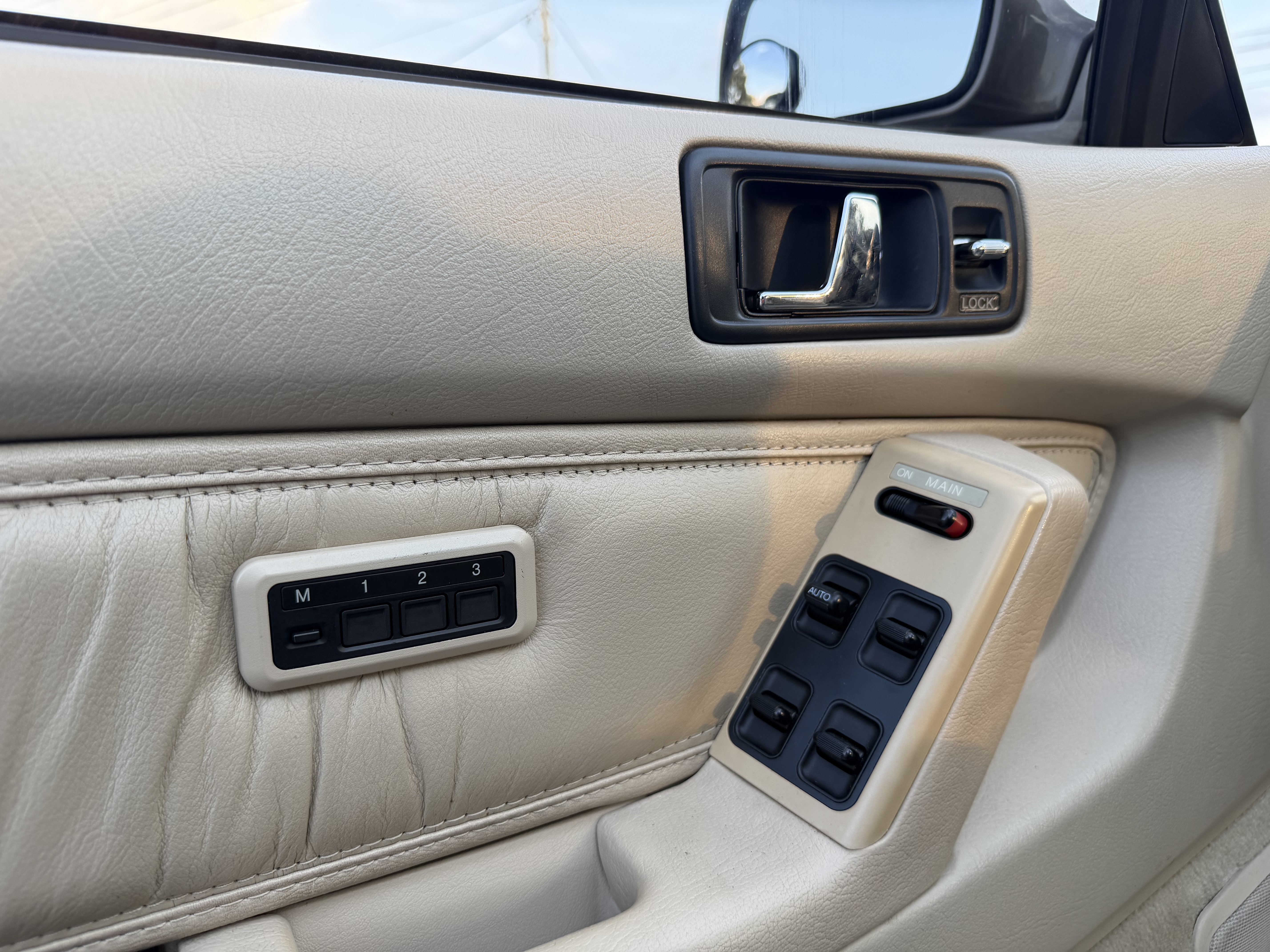 Used 1990 Acura Legend L FWD image 32