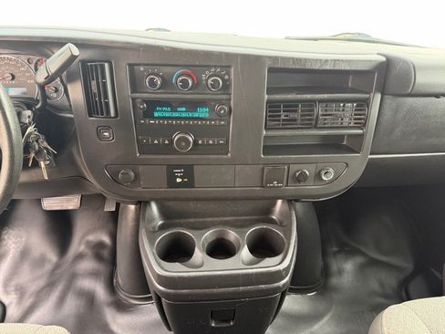 Used 2016 Chevrolet Express 3500 image 13