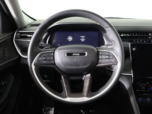 Used 2023 Jeep Grand Cherokee Limited AWD/4WD image 43