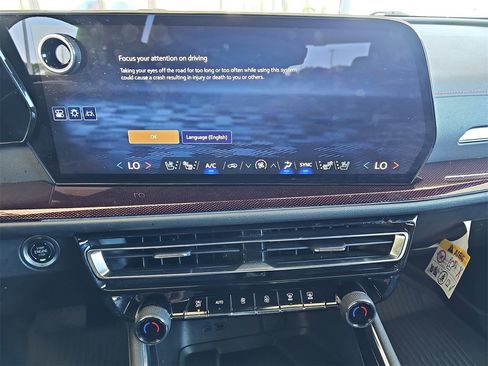 Certified 2024 Chevrolet Traverse RS w/ LPO, Floor Liner Package image 21