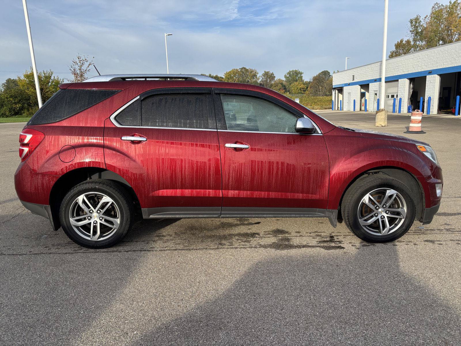 Used 2016 Chevrolet Equinox LTZ w/ Enhanced Convenience Package FWD image 4