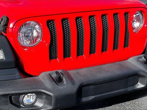 Used 2018 Jeep Wrangler Unlimited Sport image 28