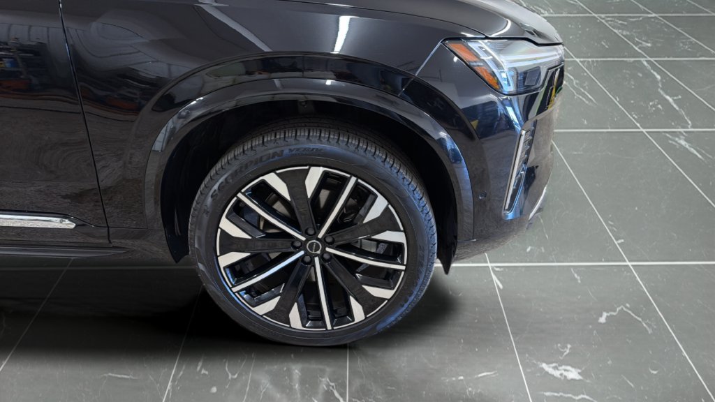 Used 2025 Volvo XC90 B6 Plus AWD/4WD image 14