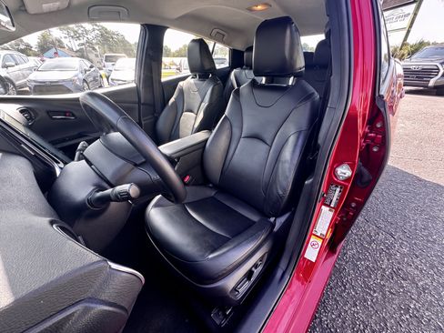 Used 2017 Toyota Prius Prime Advanced FWD image 8