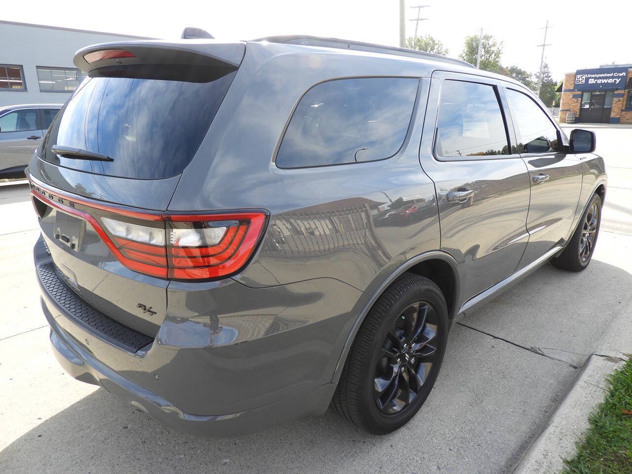 Used 2025 Dodge Durango R/T w/ Blacktop Package AWD/4WD image 8