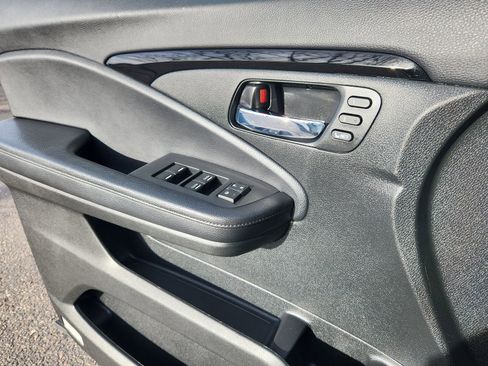 Used 2021 Honda Pilot Touring image 9