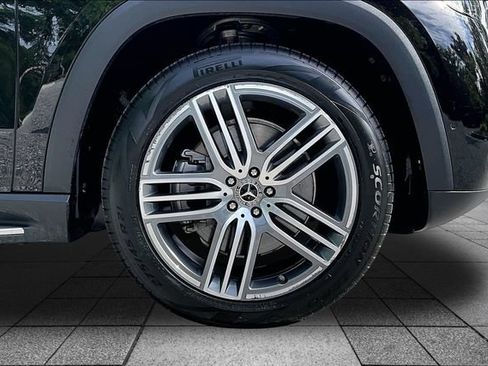 Certified 2024 Mercedes-Benz GLS 450 4MATIC image 38