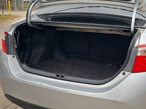 Used 2014 Toyota Corolla LE image 19