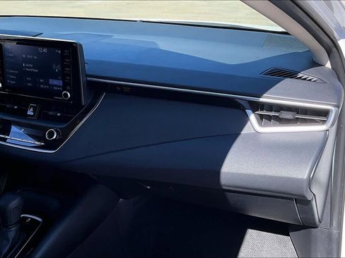 Used 2022 Toyota Corolla LE image 17