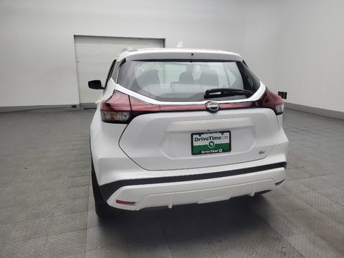 Used 2022 Nissan Kicks SV FWD image 6