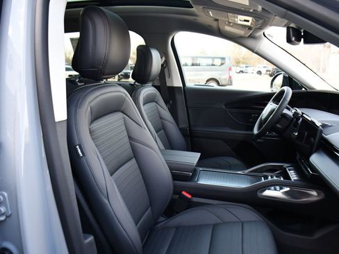 New 2026 Lincoln Nautilus Reserve w/ Jet Appearance Package image 16