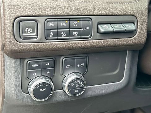 Used 2022 GMC Yukon Denali image 32