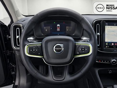 Used 2026 Volvo XC40 B5 Plus AWD/4WD image 8