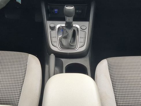 Used 2022 Hyundai Kona SE image 18