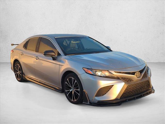 Used 2018 Toyota Camry SE w/ Convenience Package FWD image 3