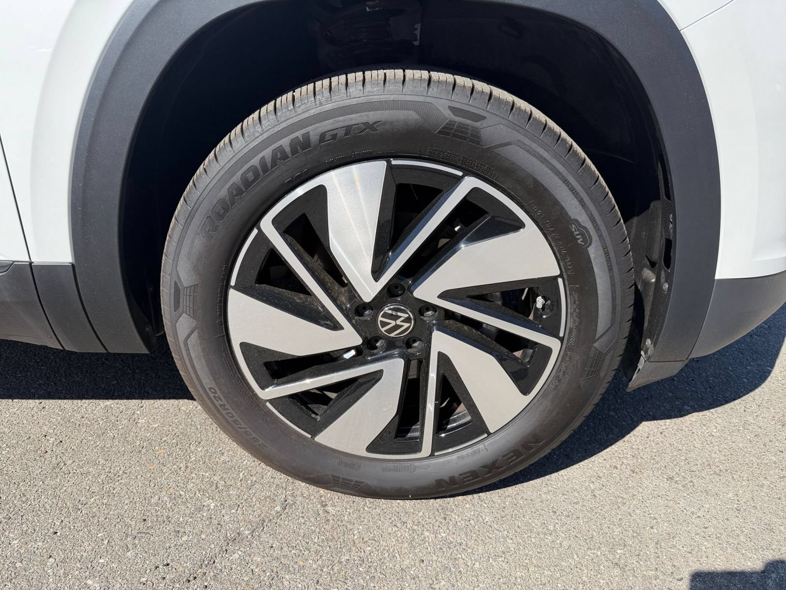 Used 2026 Volkswagen Atlas SE FWD image 32