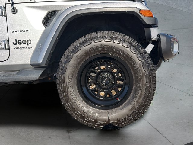 Used 2020 Jeep Wrangler Unlimited Sahara w/ Safety Group AWD/4WD image 31
