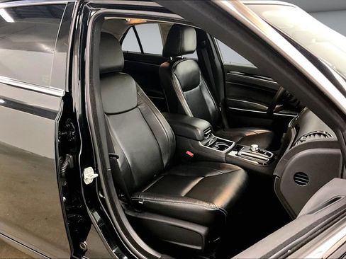 Used 2023 Chrysler 300 Touring AWD/4WD image 29