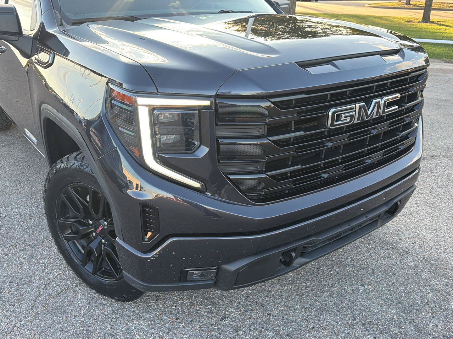 Used 2023 GMC Sierra 1500 Elevation AWD/4WD image 8
