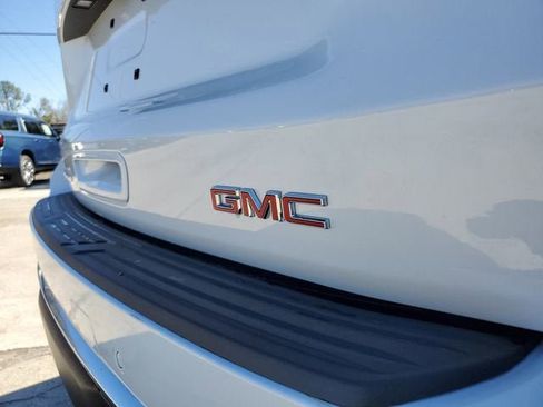 New 2026 GMC Yukon Denali image 7