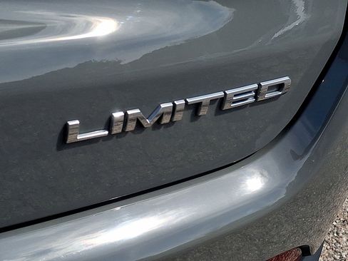 Used 2023 Jeep Compass Limited w/ Sun and Sound Group AWD/4WD image 23