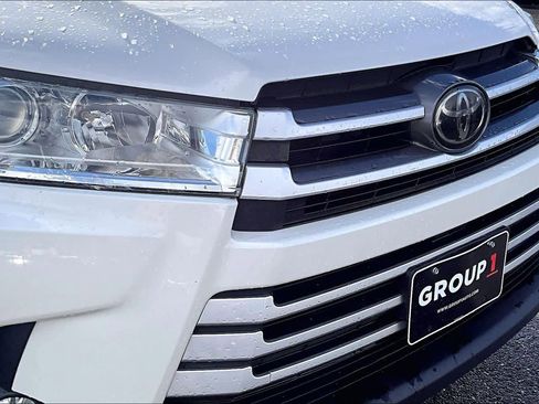 Used 2019 Toyota Highlander XLE image 29