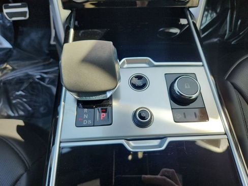 Used 2023 Land Rover Range Rover SE image 16