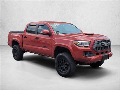 Used 2016 Toyota Tacoma TRD Sport w/ Towing Package AWD/4WD image 3