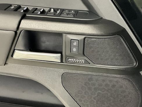 Used 2025 Land Rover Defender 130 V8 image 18