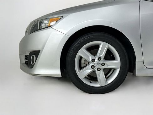 Used 2013 Toyota Camry image 26